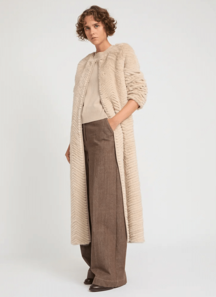 Long coat in Merino knit and mink fur