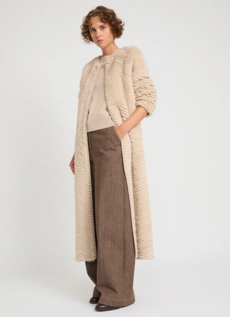 Long coat in Merino knit and mink fur